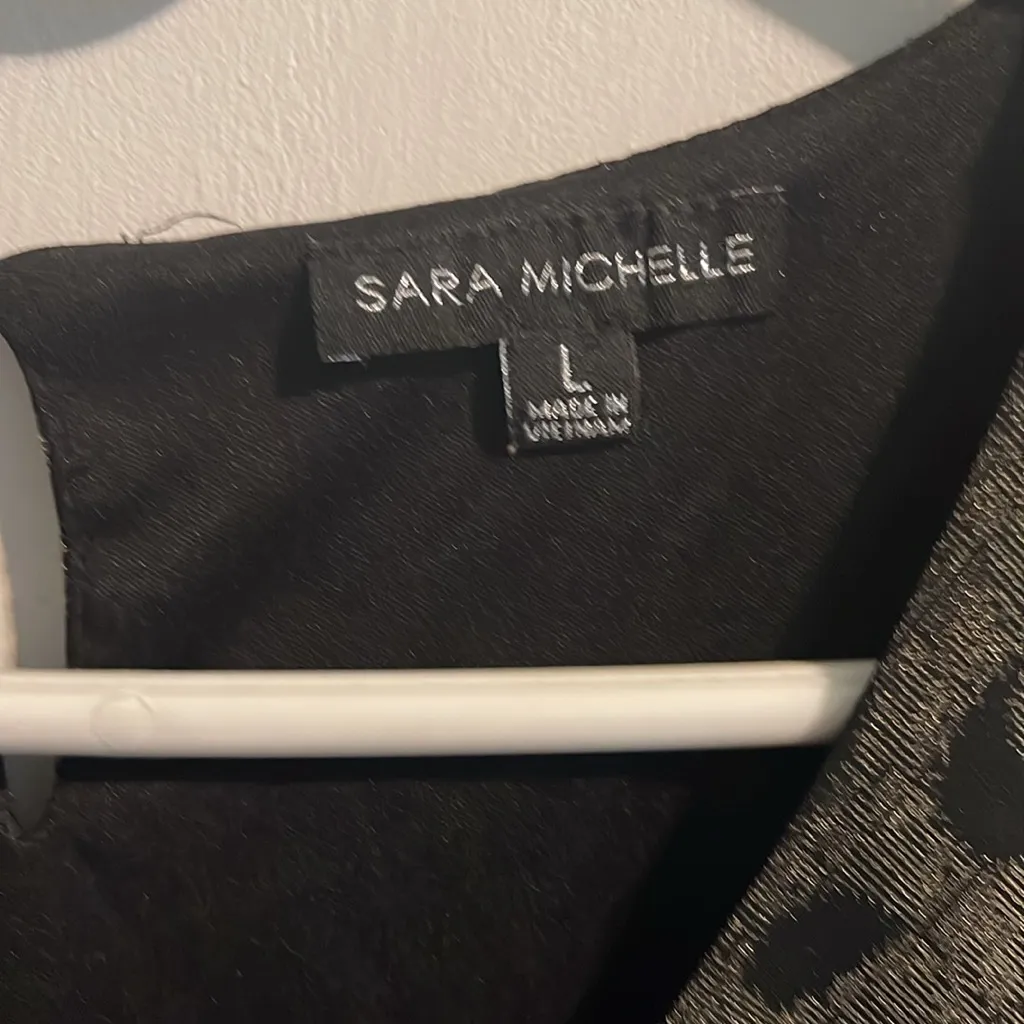 Max Studio Black and Gold Women's Top - Image 2