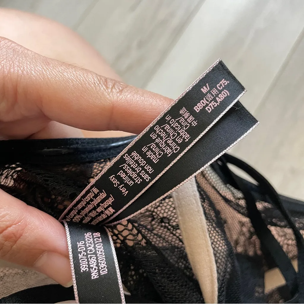 Victorias Secret Bralette very sexy unlined strapless lace longline Black medium - Image 2