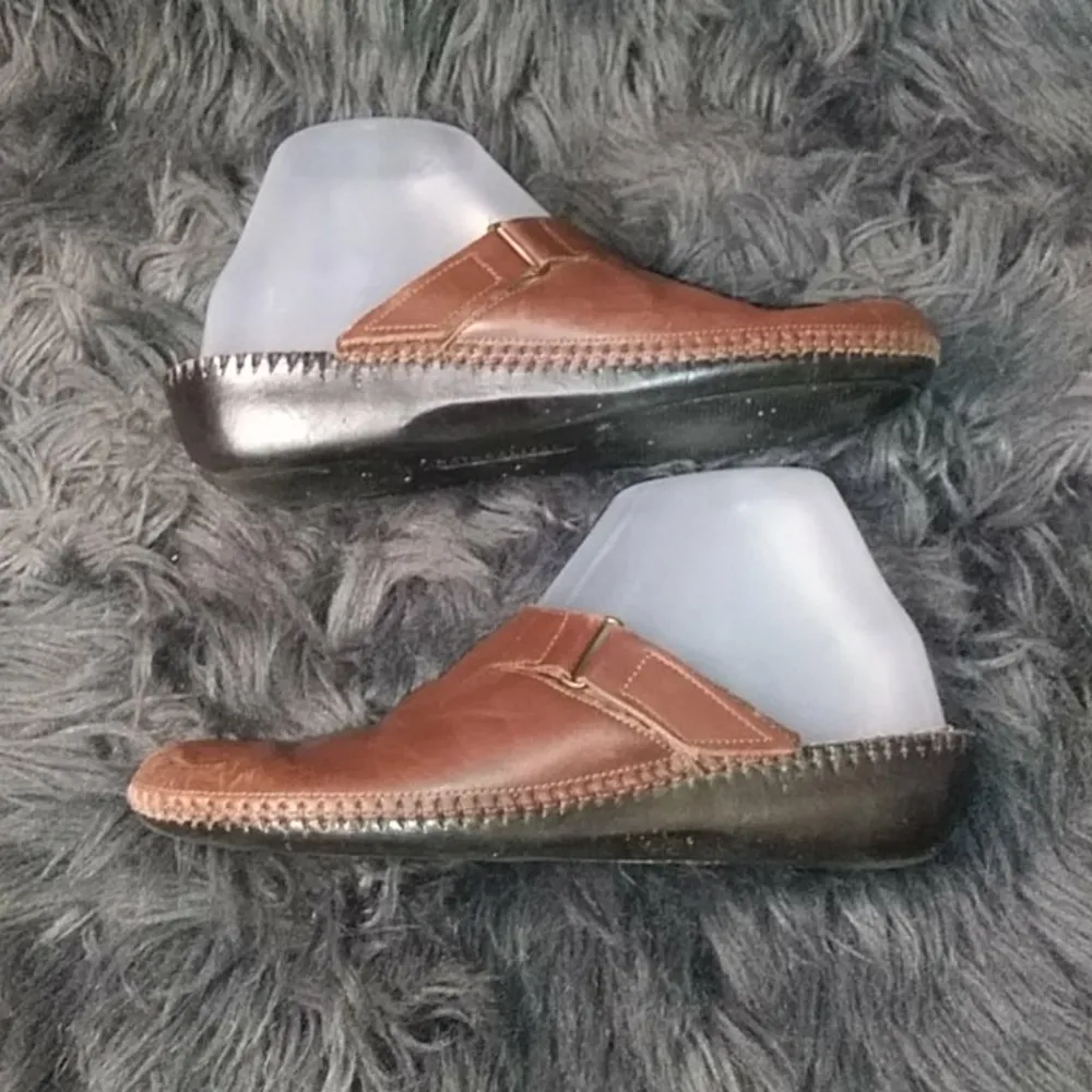 Naturalizer  brown leather slip on shoes - Image 3