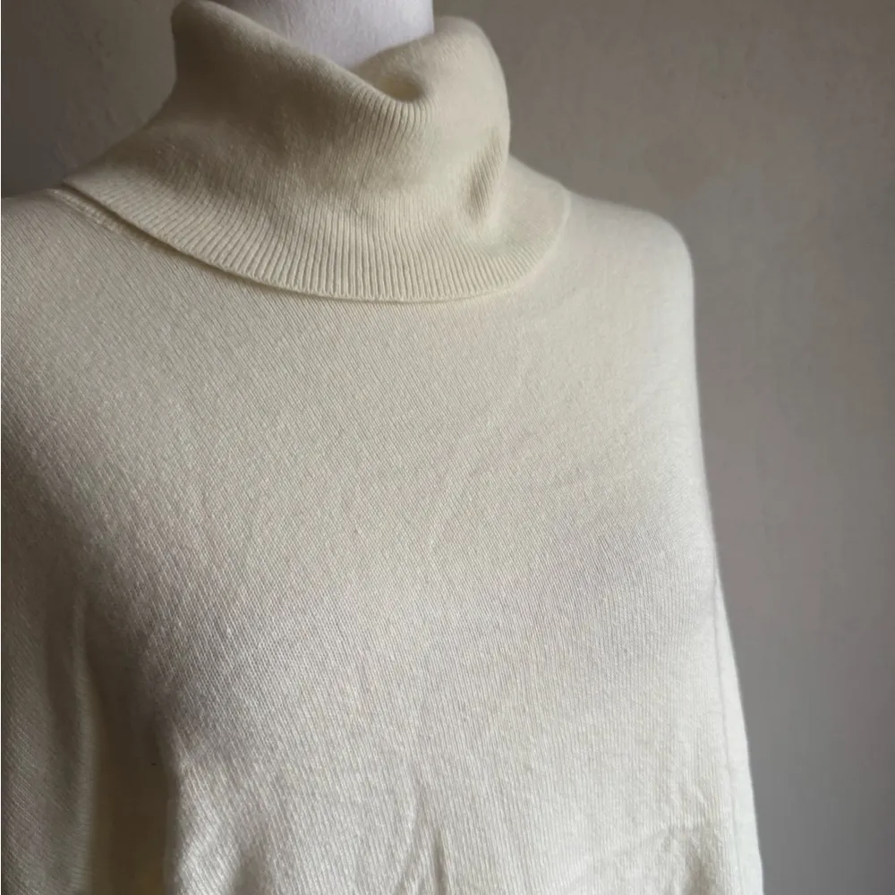 Chelsea28 Cream Pima Cotton Cashmere Lightweight Turtleneck Sweater Womens M - Image 2