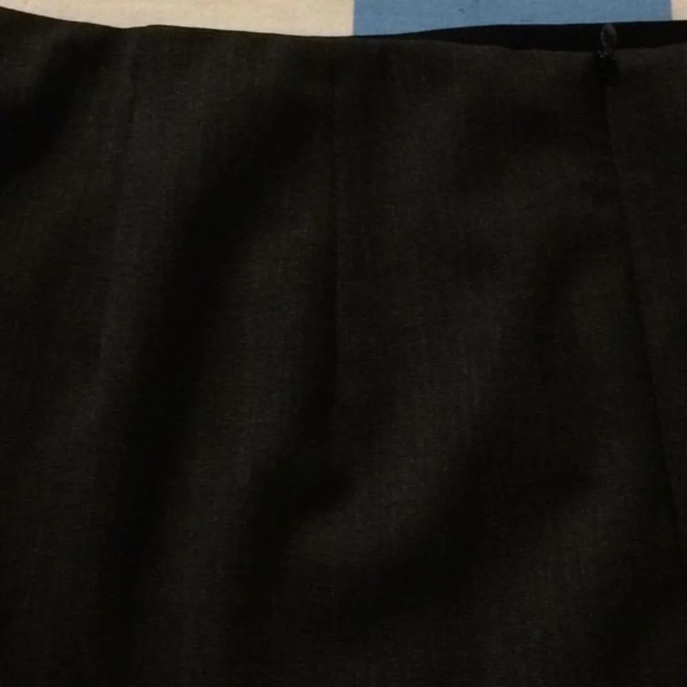 Lafayette 148 Dark Gray Virgin Wool Pencil Skirt Size 2P Academia Minimalist - Image 10