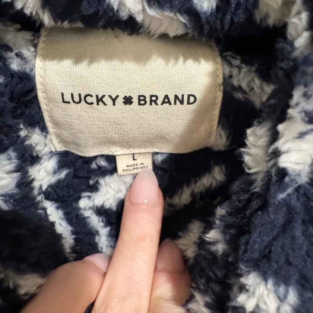 NEW! Lucky Brand Geo Print Faux Fur Zip Jacket - Image 5