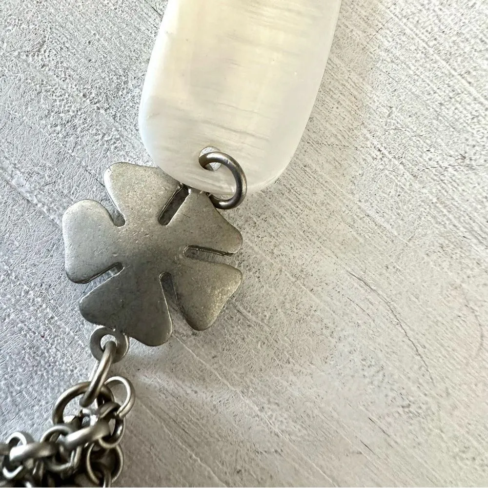 Silver tone wood shell long necklace - Image 10