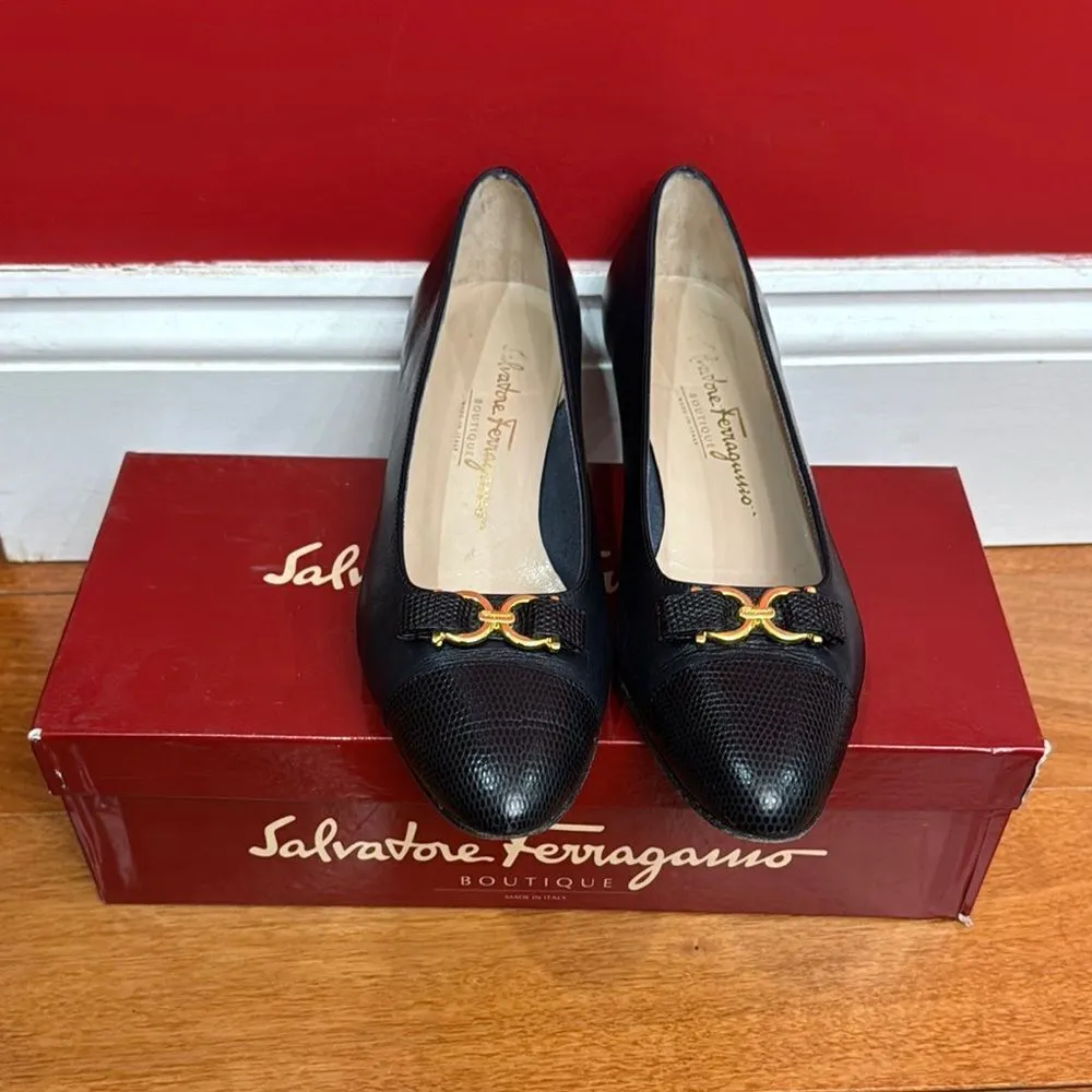 Salvatore Ferragamo Black Leather Loafers with Gold Accent size 7.5 - Image 1