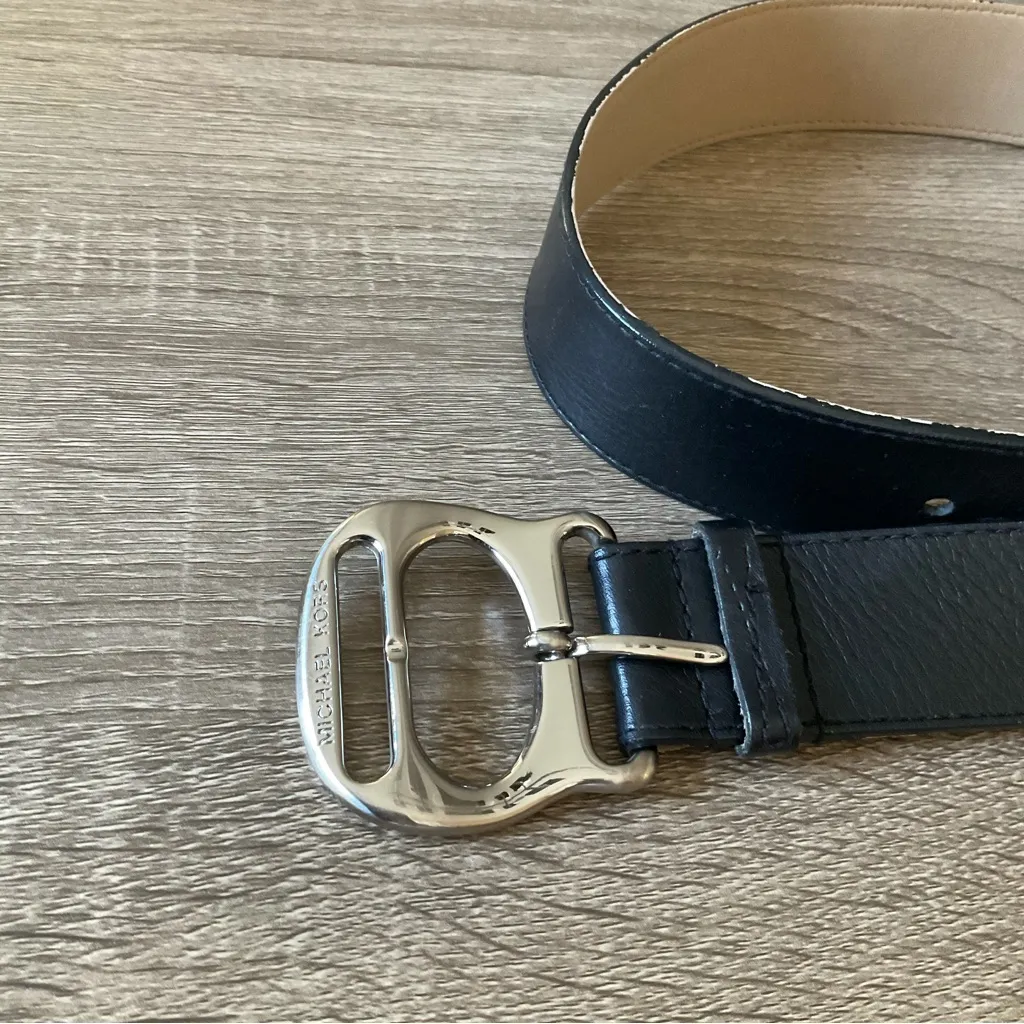 Michael Kors genuine leather belt, size medium - Image 2