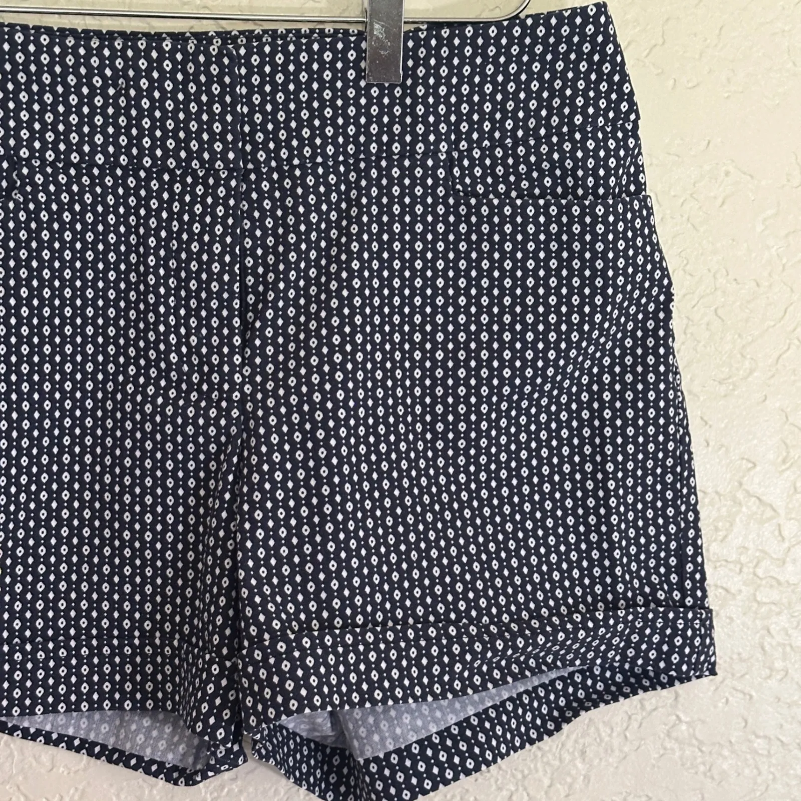 Soho Apparel Blue White Diamond Shorts Cuffed Size 8 Everyday Shorts‎ - Image 5