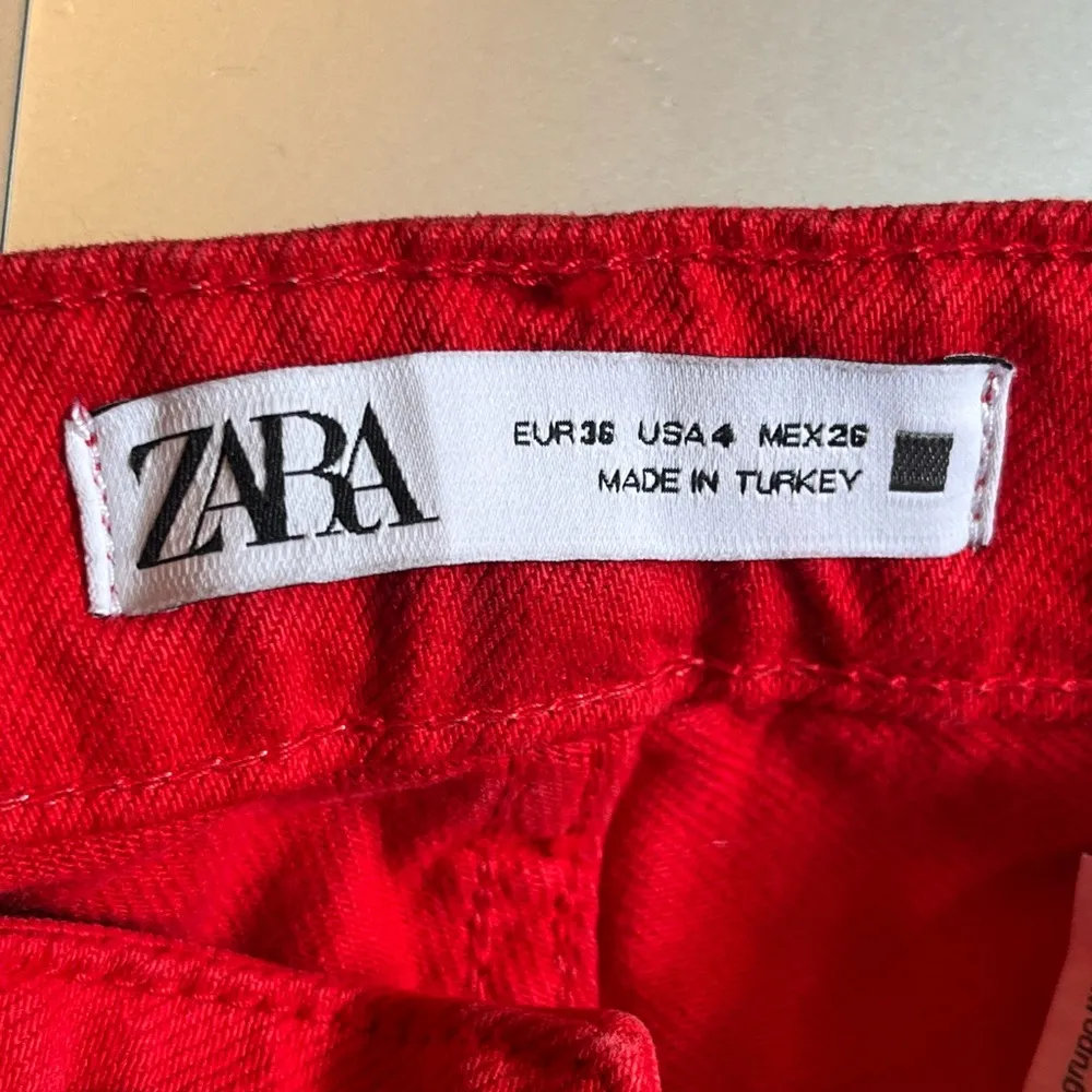 Zara mid rise straight jeans - Image 5