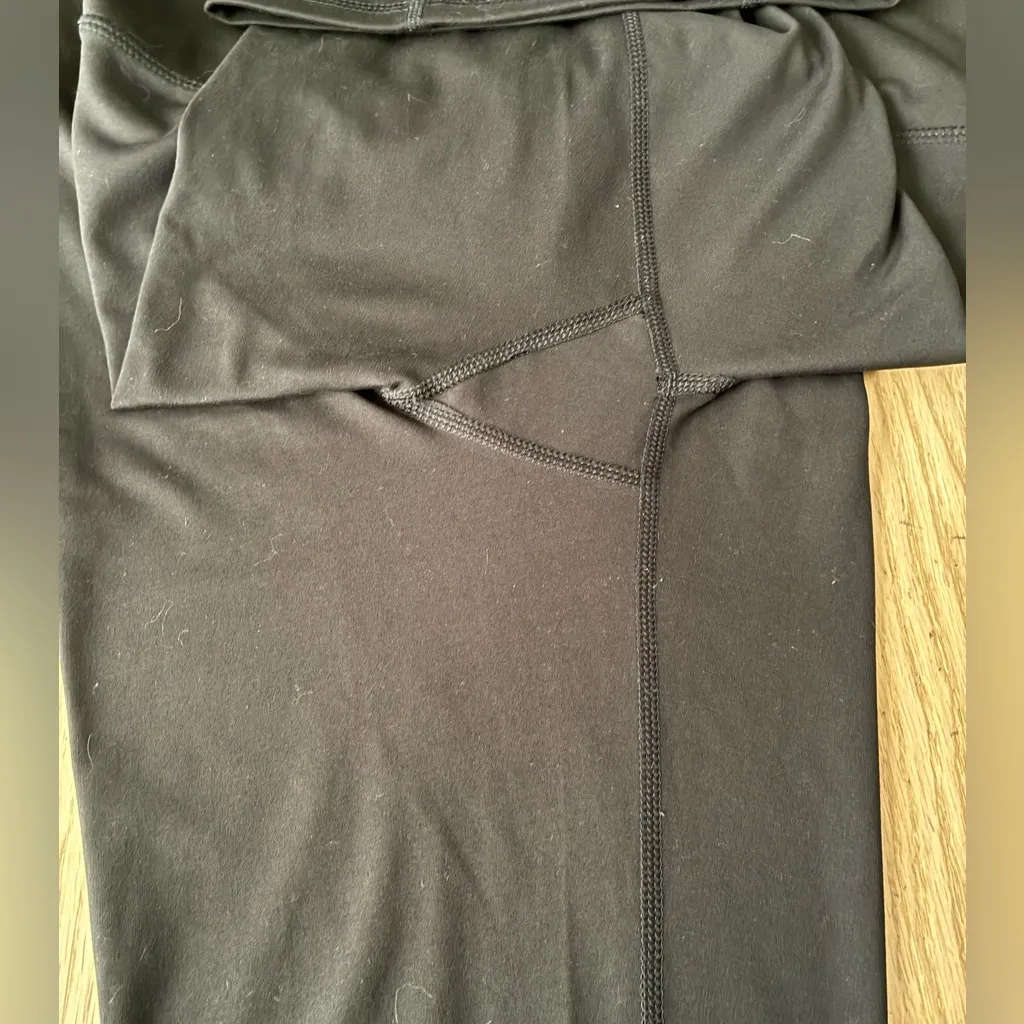 DSG Women's Sleek Black Momentum Flare
Leggings L Size L - Image 7