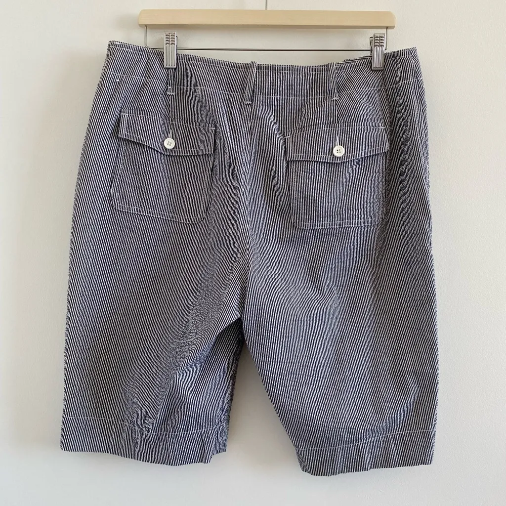 Liz Claiborne Blue & White Pinstripe Crinkle Audra Shorts Size 12 - Image 6
