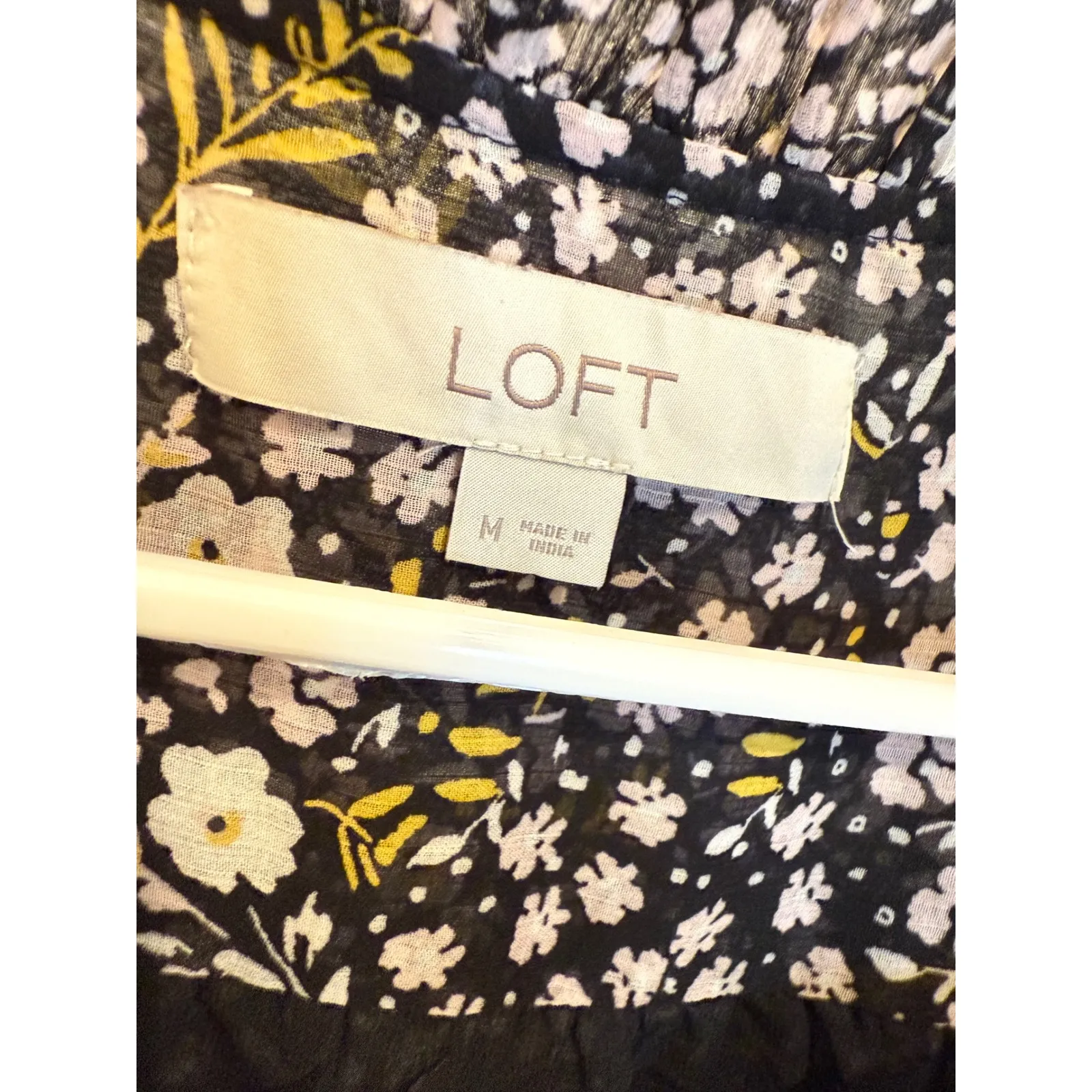 LOFT Women's Floral Print V-Neck Sleeveless‎ Blouse Top Black Yellow White M - Image 3