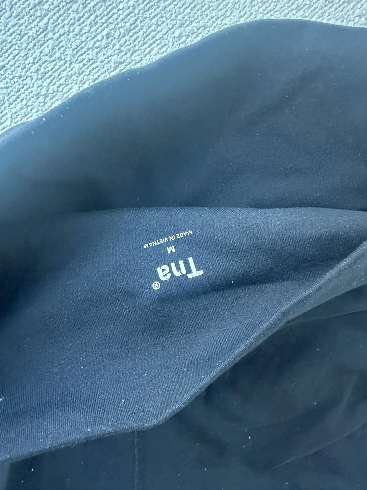 Aritzia TNA Shorts Biker 7" High-Rise - Image 3