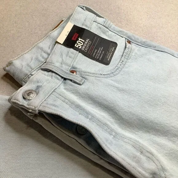 Levi’s Premium 501 Cropped 29 Right‎ Turn Light Wash - Image 7