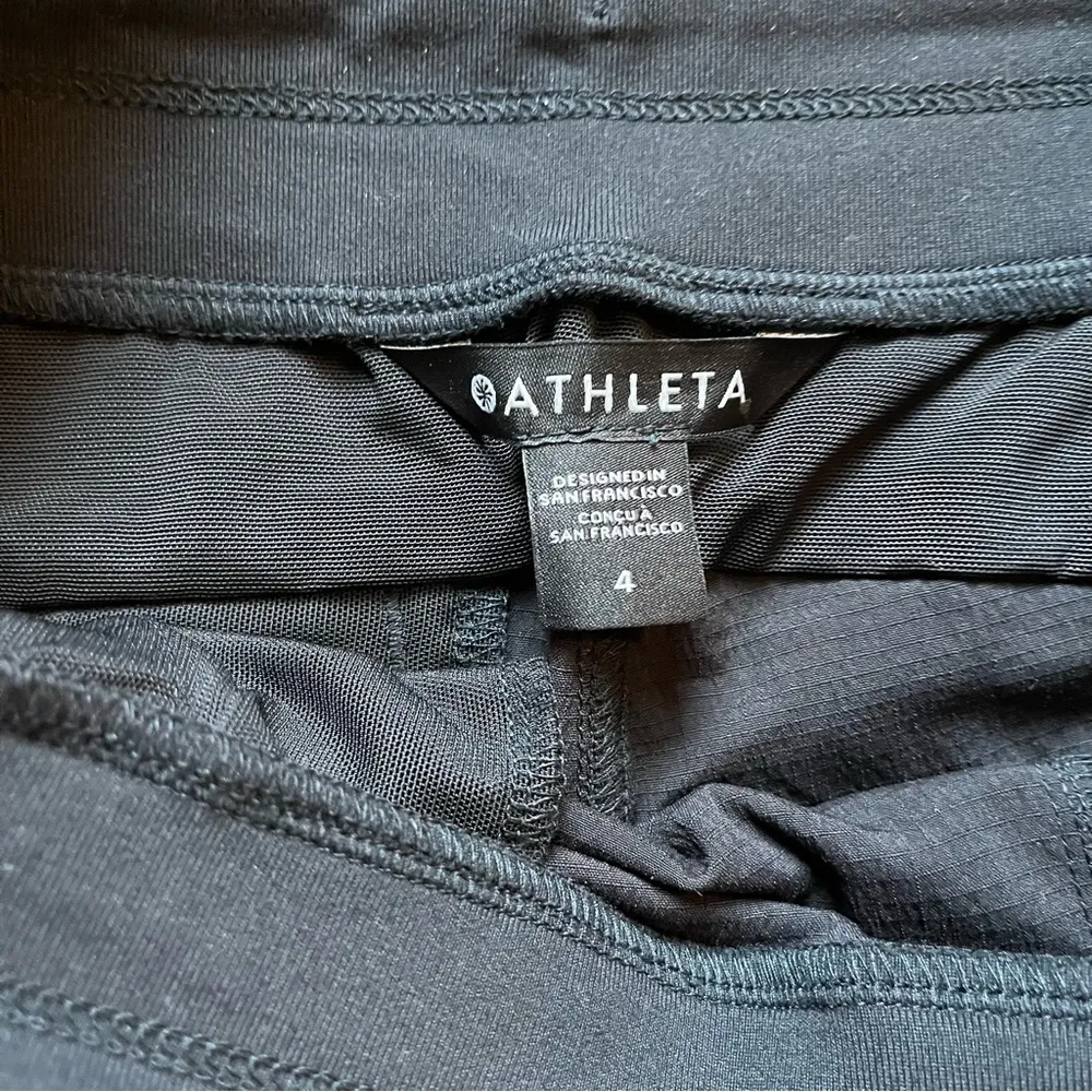 Athleta Trekkie north crop joggers in black size 4 - Image 6