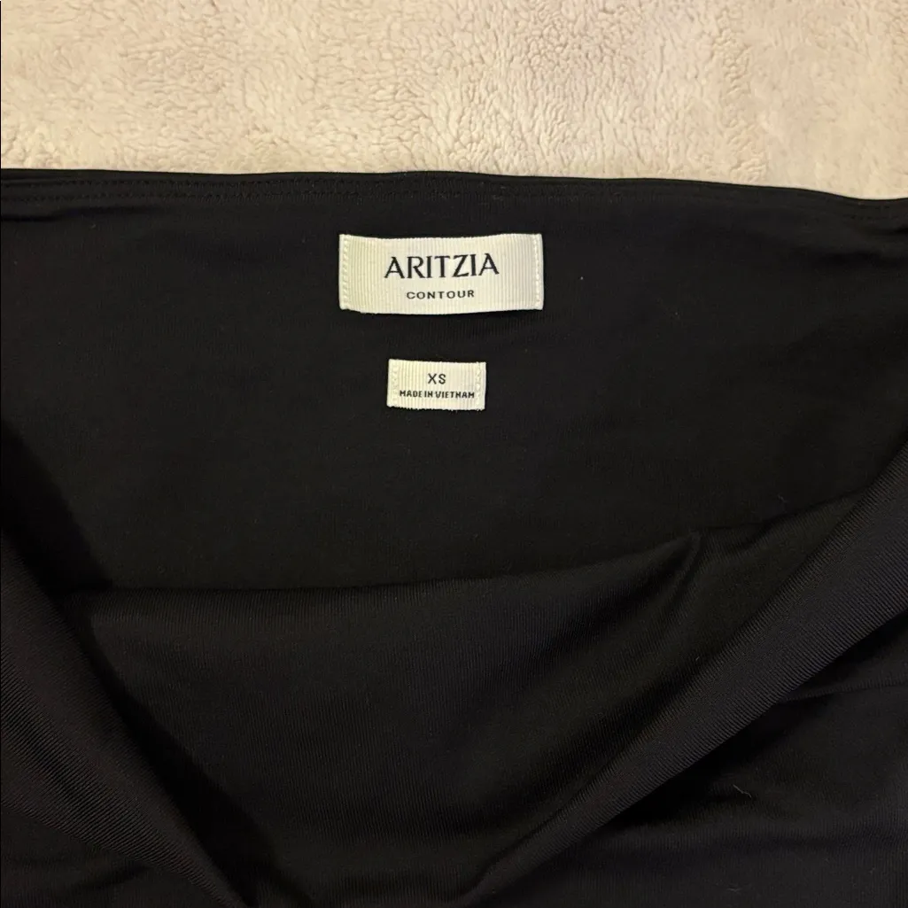 NWT Aritzia Original Contour Ravish Top - Image 2