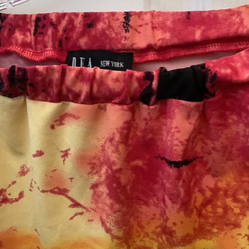 FINAL MARKDOWN D.F.A skirt medium - Image 2