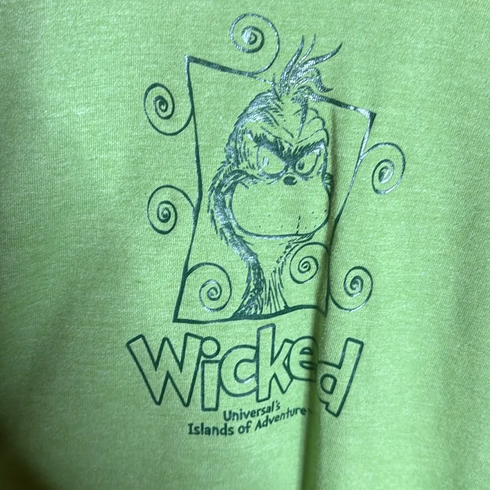 Vintage The Grinch ‘Wicked’ Universal Studios Orlando Ringer Tee Size Small Green - Image 6