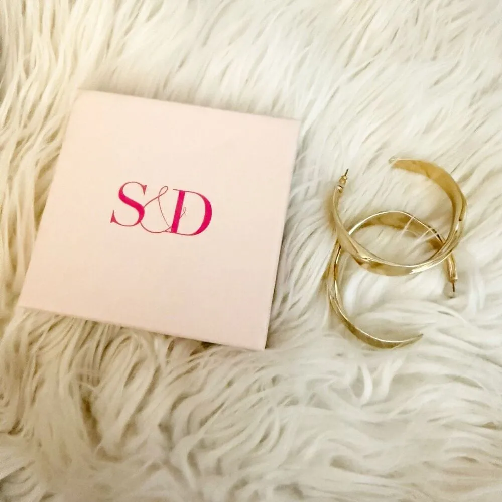 STELLA & DOT | Gold Tone Flat Folded Hoop Oversized Earrings Earring Set - Image 2