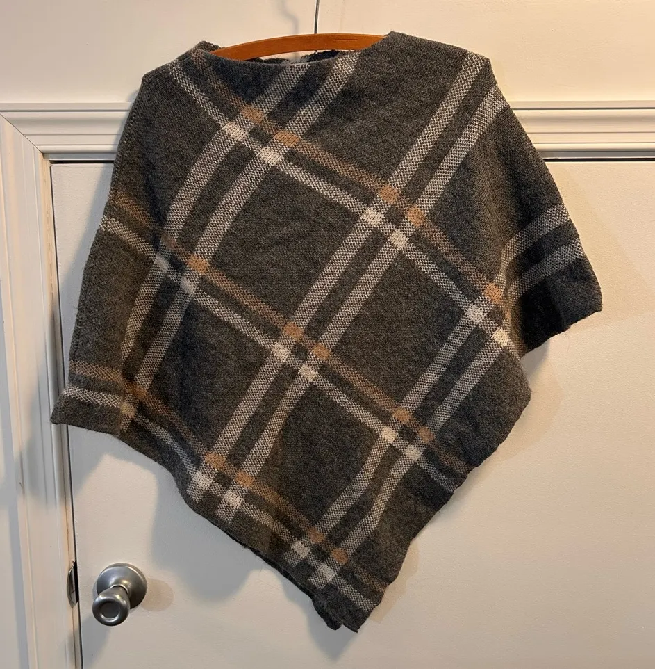 Nardi & Tagliaferri Gray Plaid Knit Poncho OSFA Made In Italy Wool Blend Size undefined - Image 1