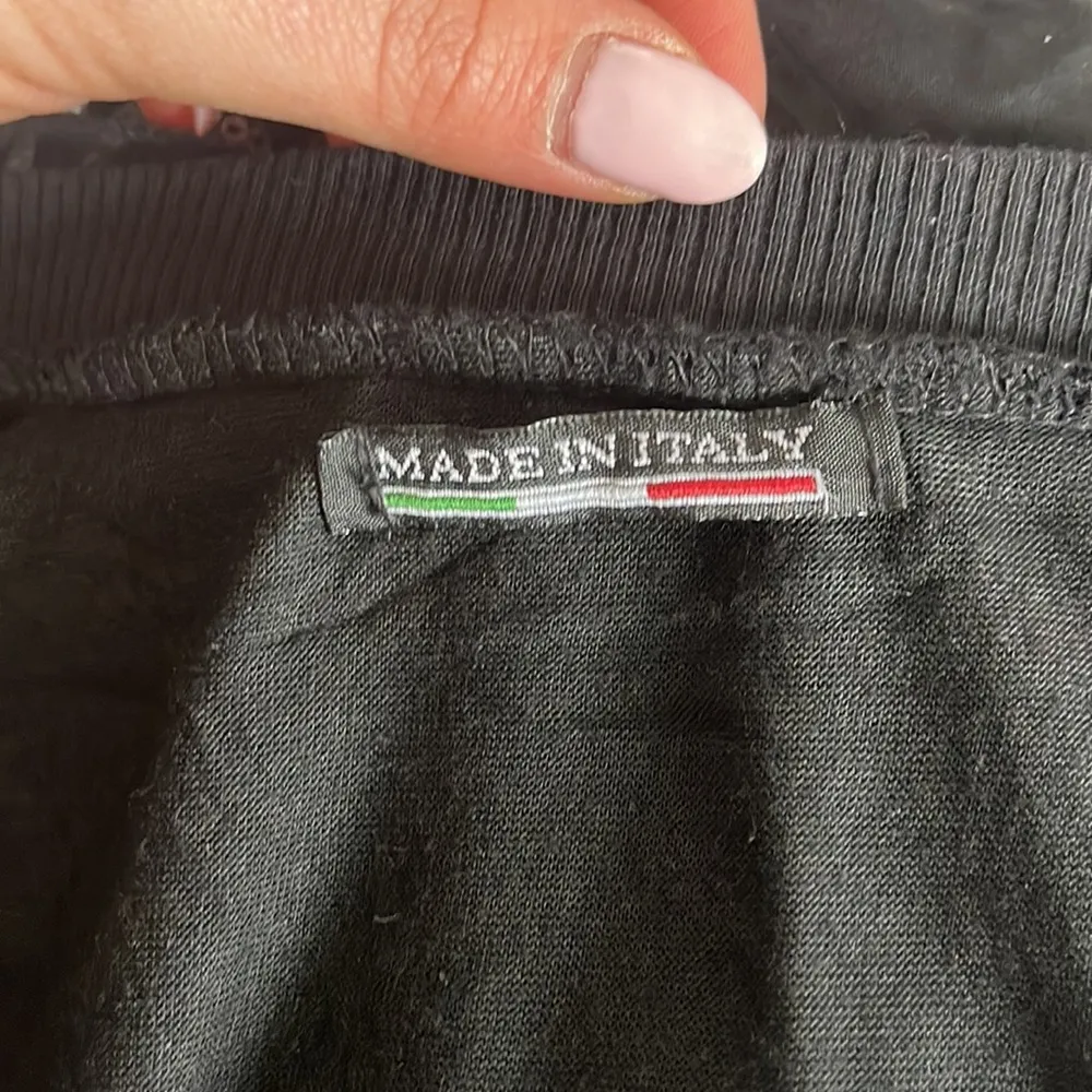 *NWT* SJK Italian Black Flowy Blouse with Sequins - Image 4