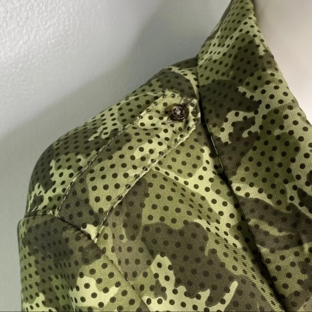 Tommy Hilfiger Green Camo Ling Sleeve Top Size M - Image 5