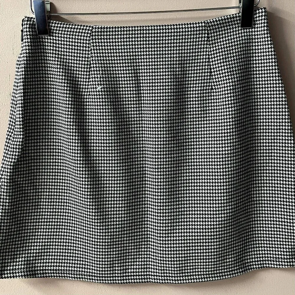 Forever 21 Houndstooth Mini Skirt Size S NWT - Image 6