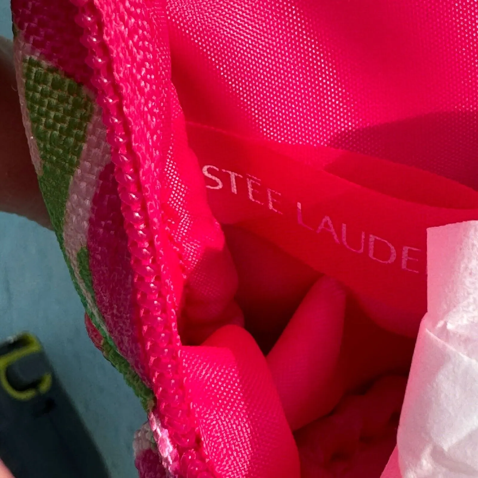 Lilly Pulitzer For Estee Lauder makeup case 9 in long 5 in tall NWOT Floral - Image 8