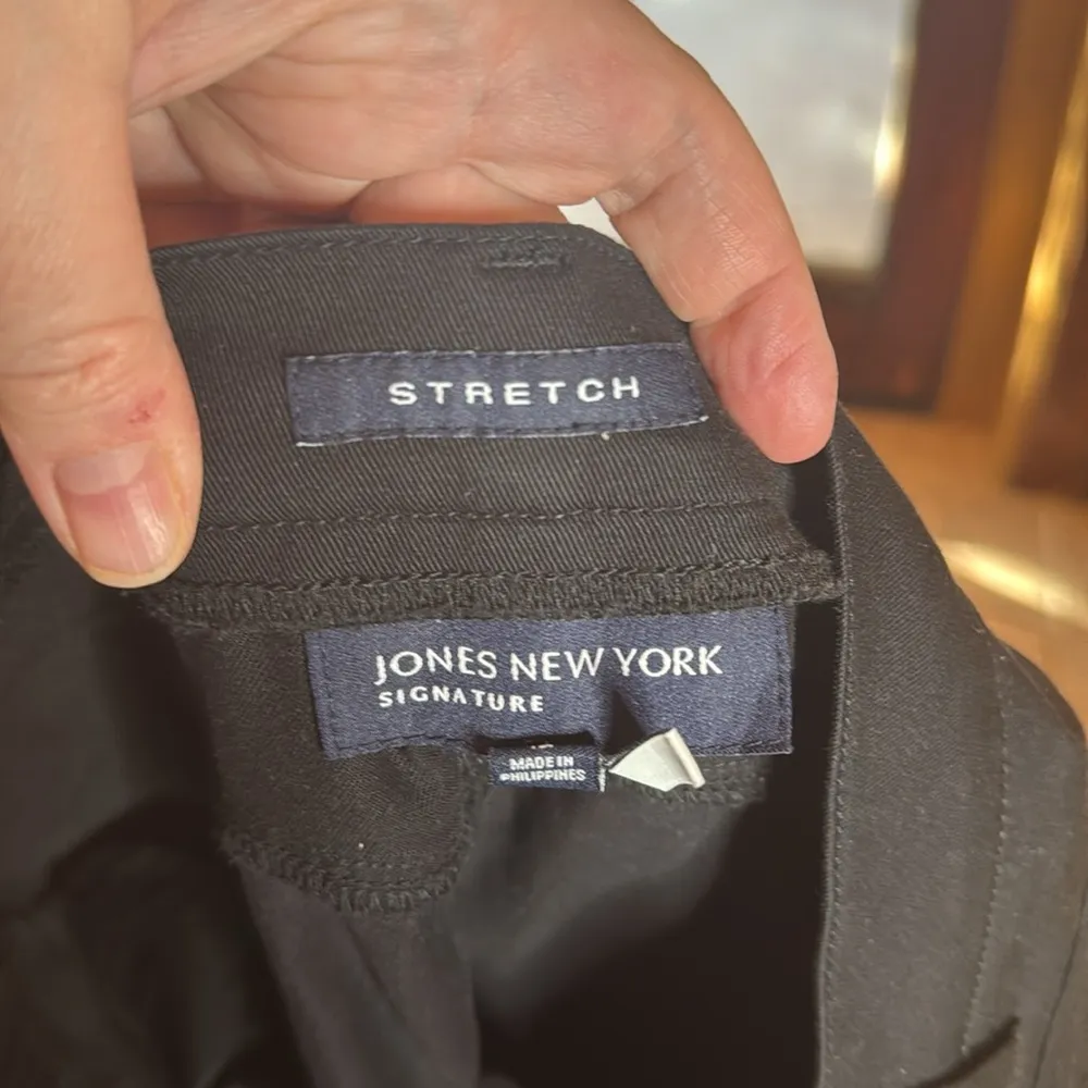 Jones New York Signature Stretch Easy Care Black Pants Size 12 - Image 5