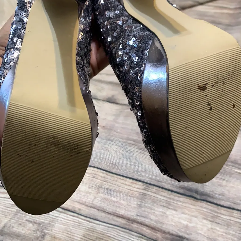 Size 6.5 silver glitter 5” heels with 1” platforms - Image 4
