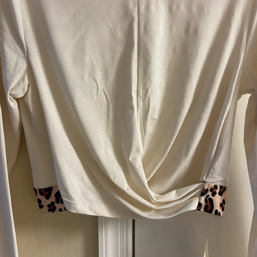 Fabletics twist front cropped top eco conscious fitted Large NWT $49.95 - Image 6