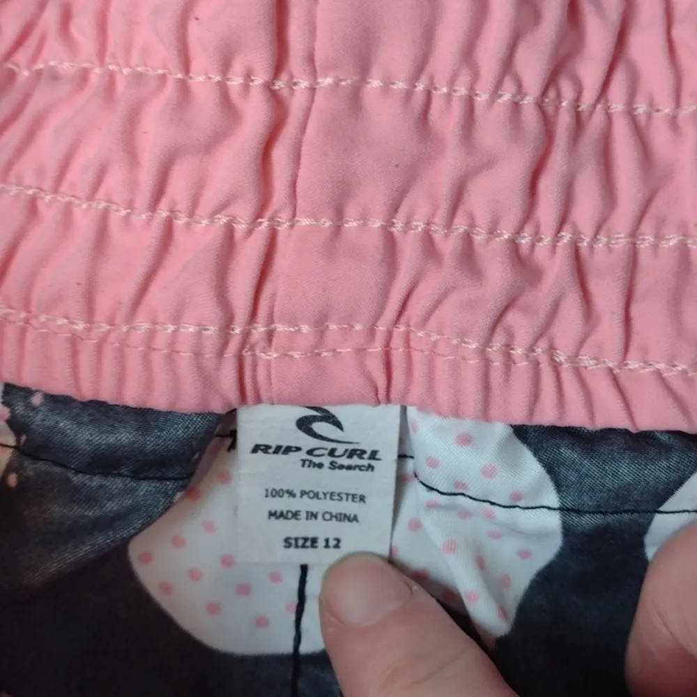 Rip CURL - pink black polka dot board shorts size 12 - Image 2