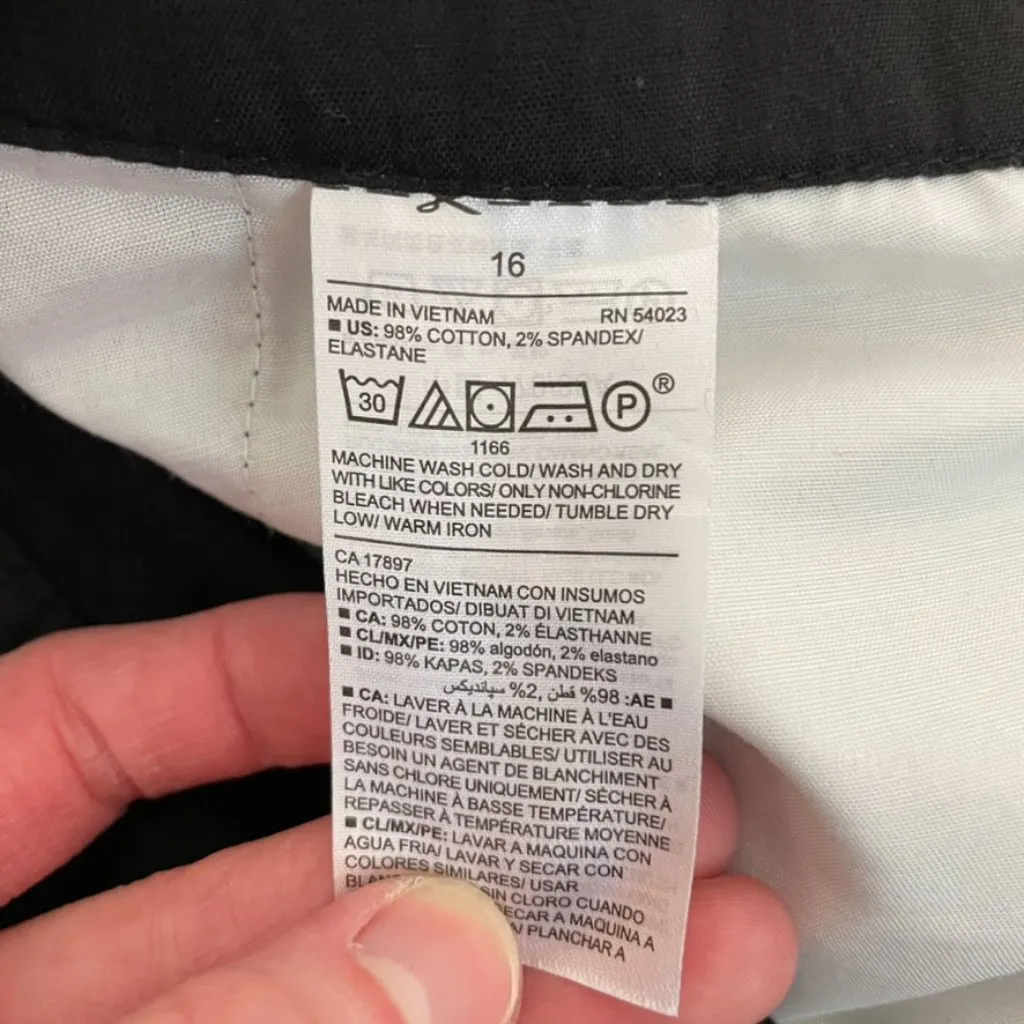 NEW NWT OLD NAVY Everyday Short Black High Waisted High Rise 6" Inseam Twill 16 - Image 9