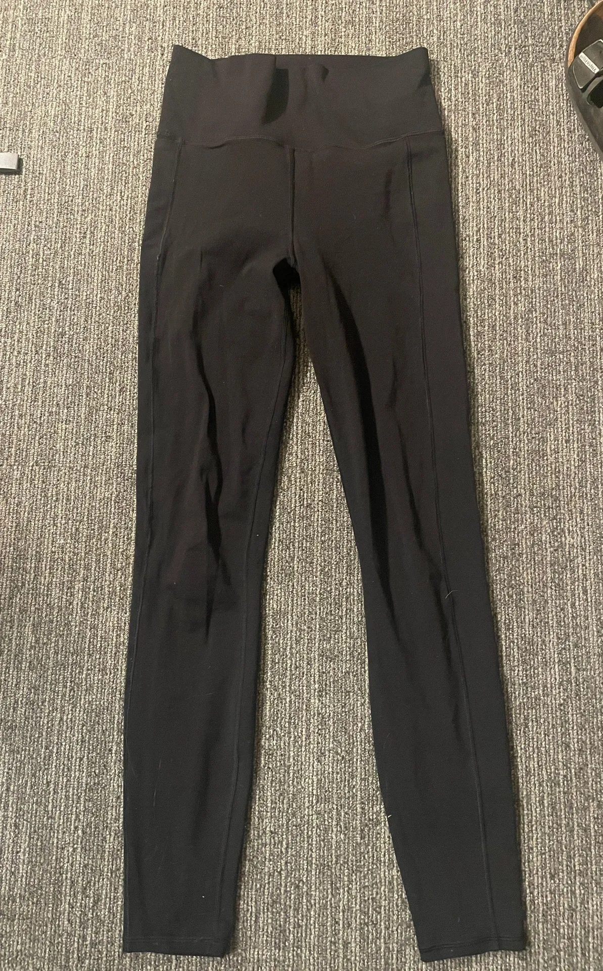 Vuori Studio Pocket Legging - Image 2