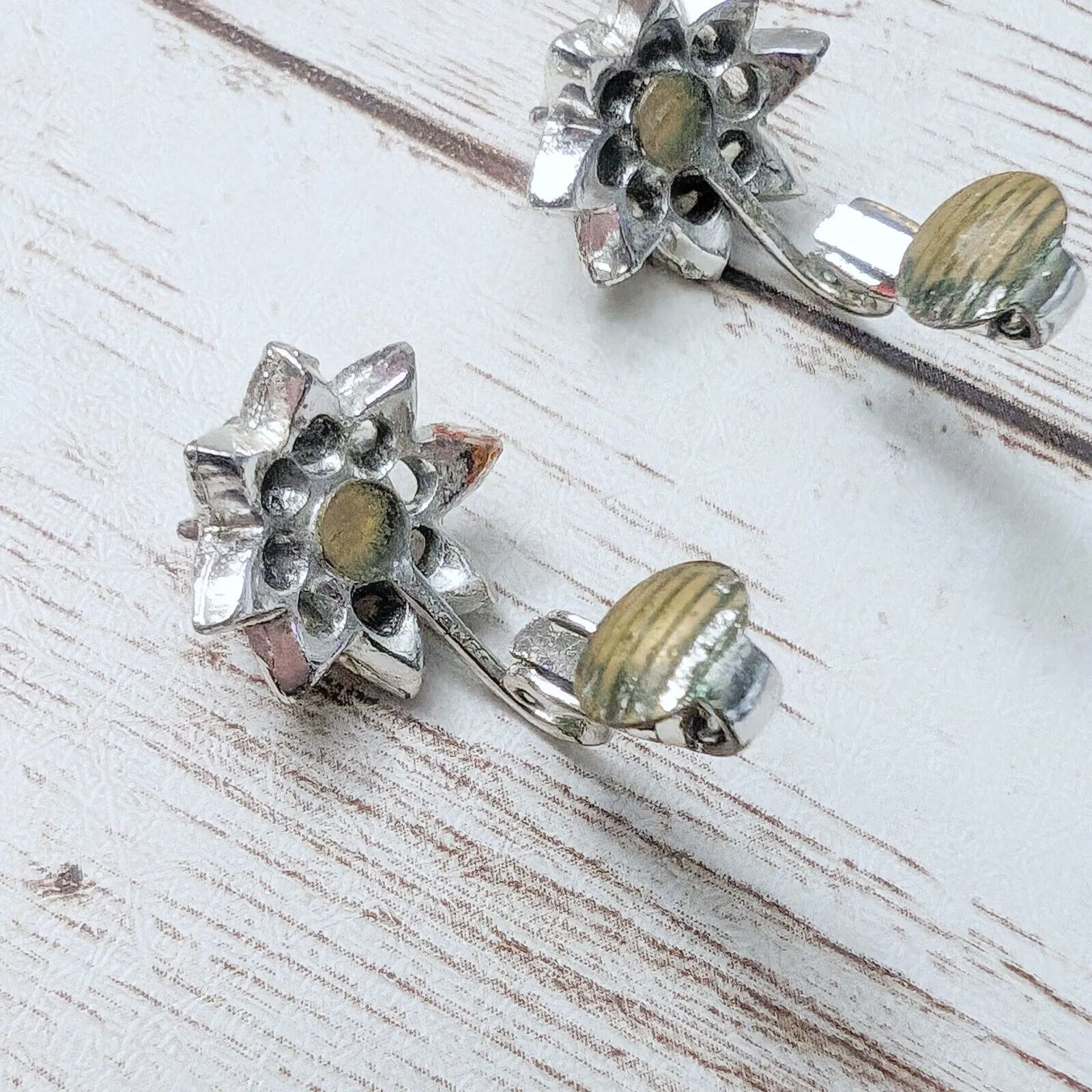 Vintage Clip On Earrings - Image 7