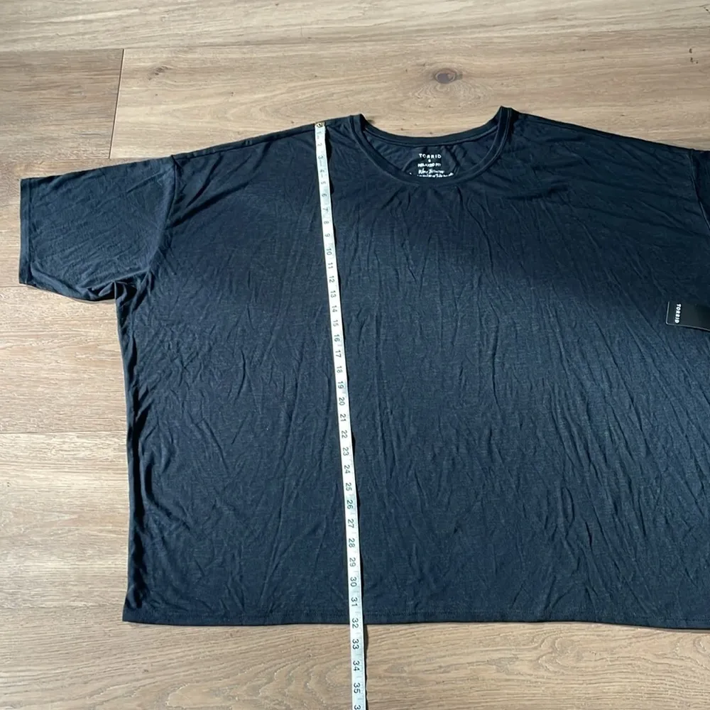 Torrid Super Soft Relaxed Fit Crew Neck Tee Black NWT Size 6X - Image 5