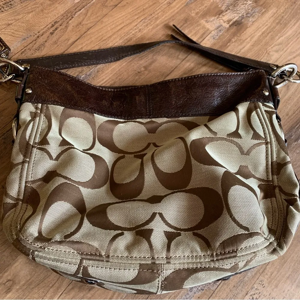 Coach  Zoe Signature Canvas & Leather Logo Shoulder Bag Purse Model D1049-F14708 - Image 8