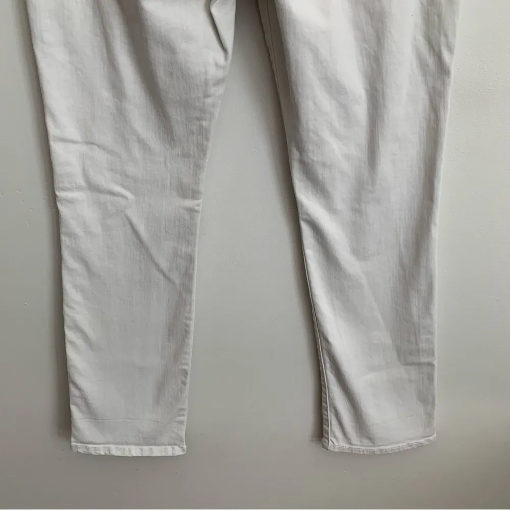 Cabi High Slim Distressed White Denim Jeans Style 5305 Size 6 - Image 10