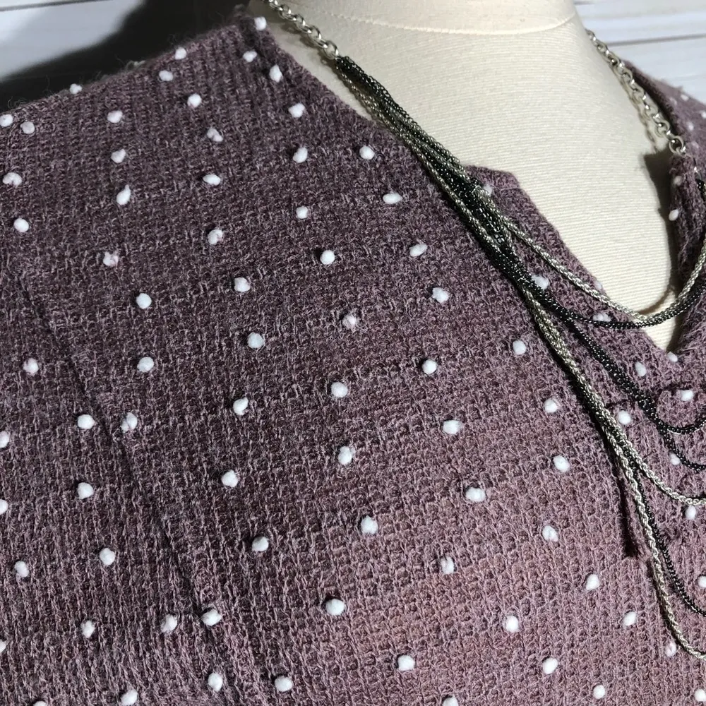 Flower & Feather Knit Top Short Sleeves Split Neckline Lightweight Rose Pink XL - Image 9