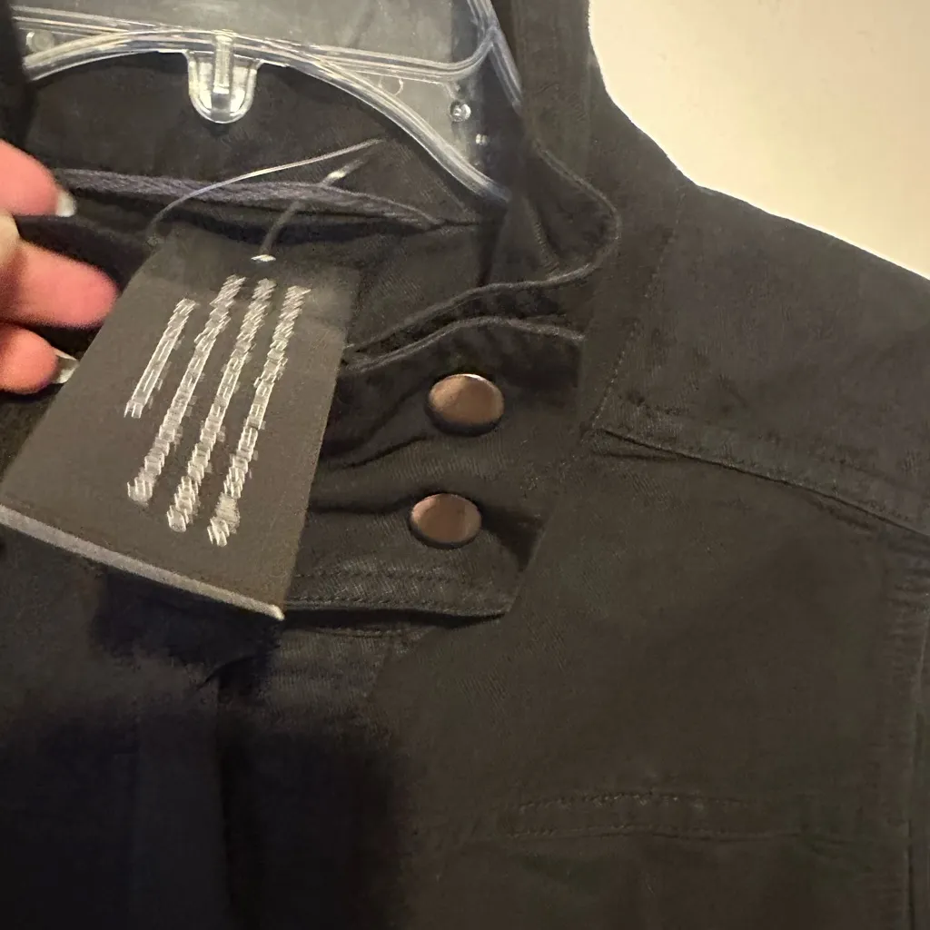 New 🆕 AnyBody Black Sleeveless Vest - Image 7