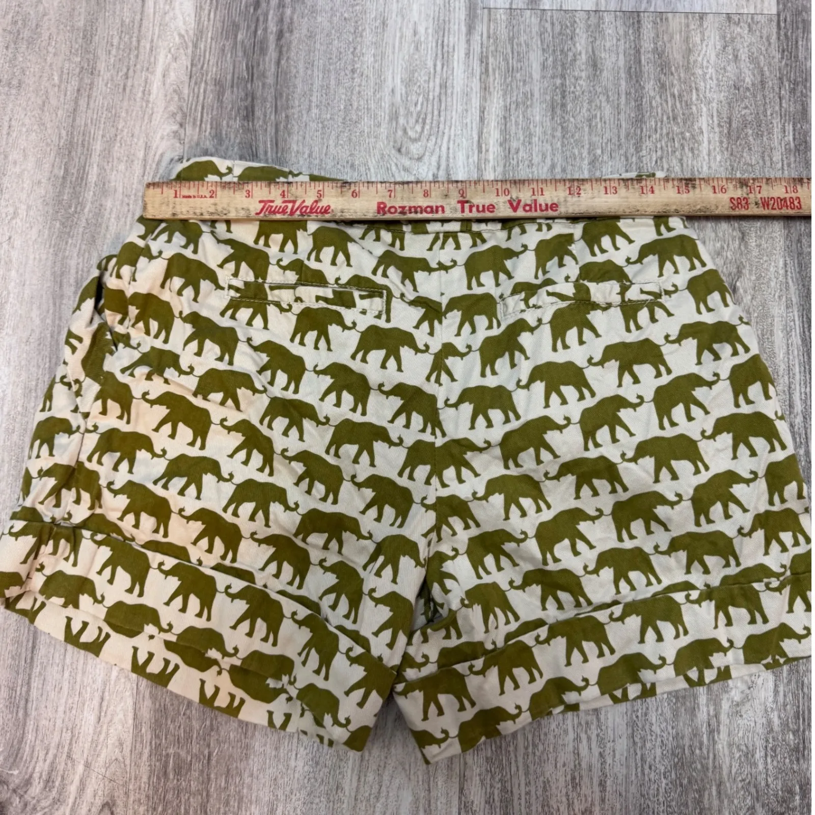 Anthropologie Cartonnier Women's Shorts Elephant‎ Print Beige Olive Green Size 4 Tan - Image 5