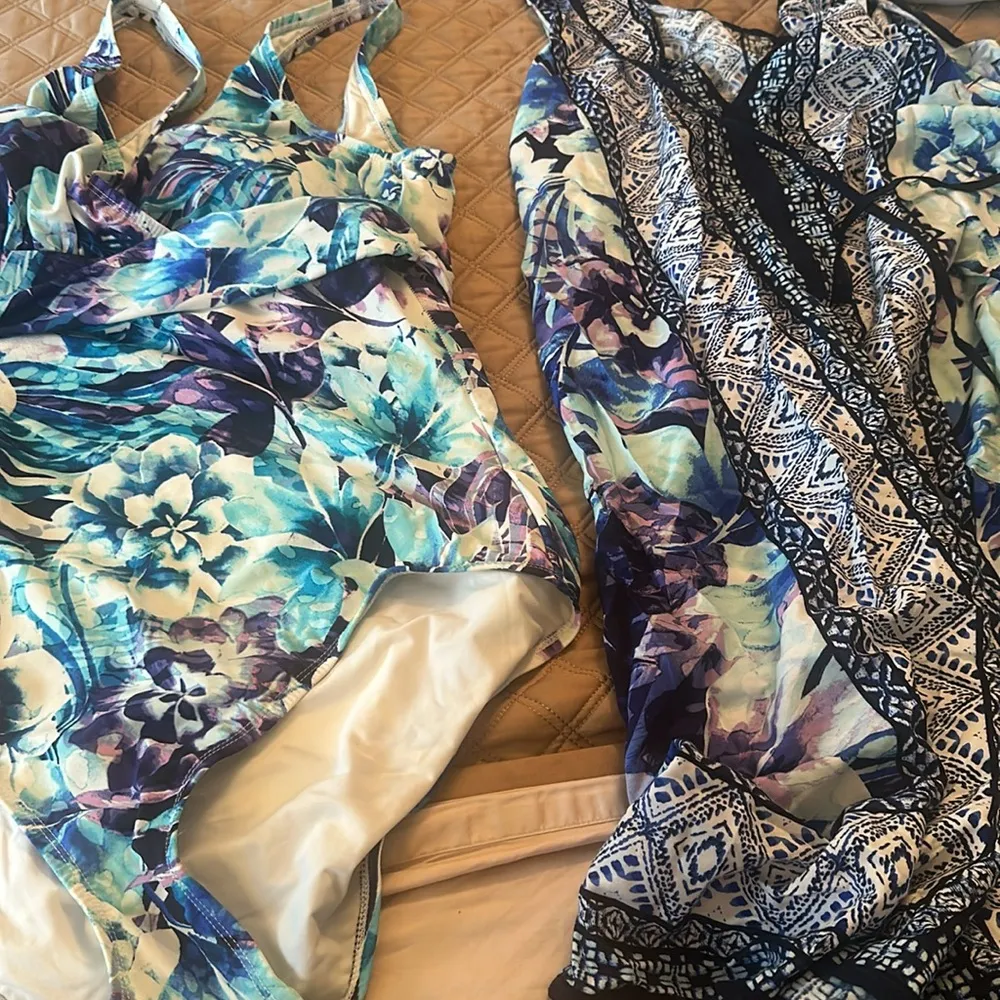 Tommy Bahama Islandsculpt petals  size 14 faux wrap swimsuit full support lined - Image 9