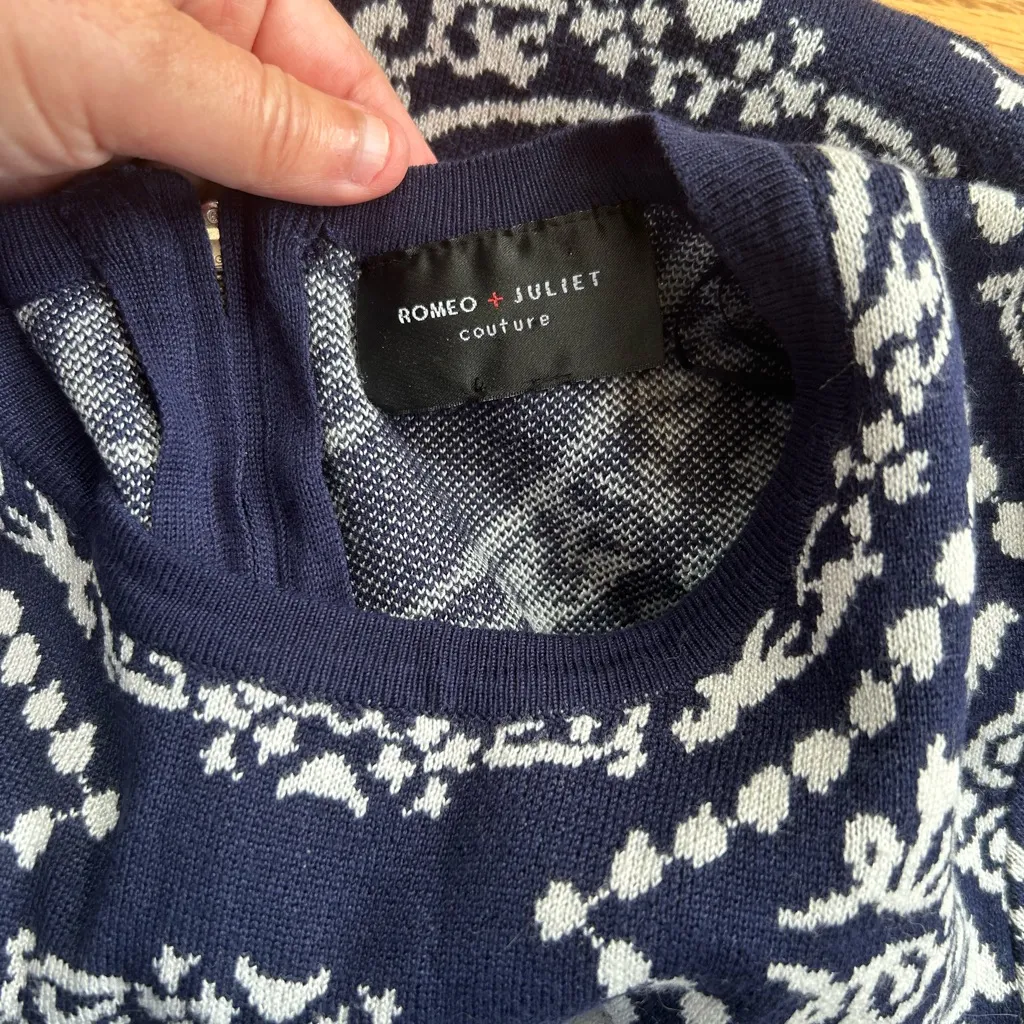 Romeo + Juliet Couture Knit Sweater Dress Fit & Flare Size XS Geometric - Image 5