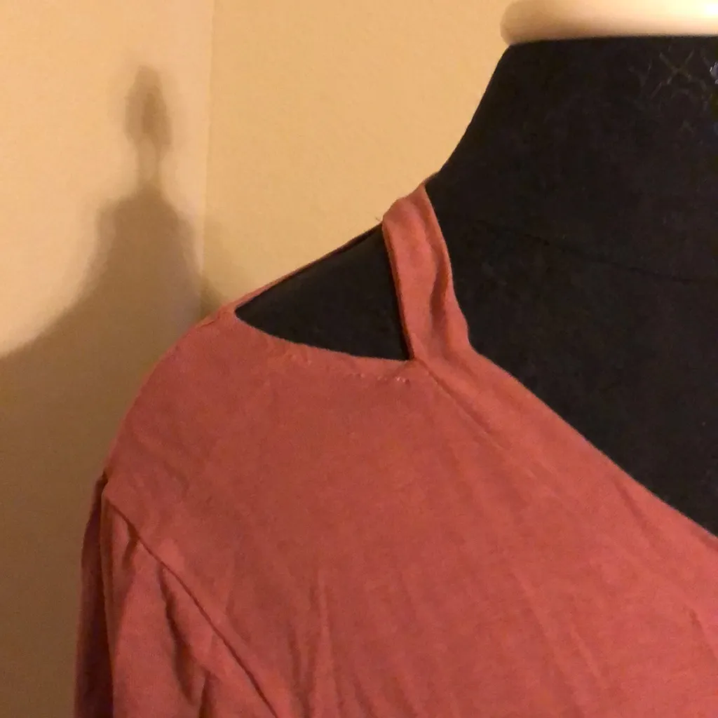 ❤️ ASOS New Look Pink Mink Tee with shoulder slits - Image 2