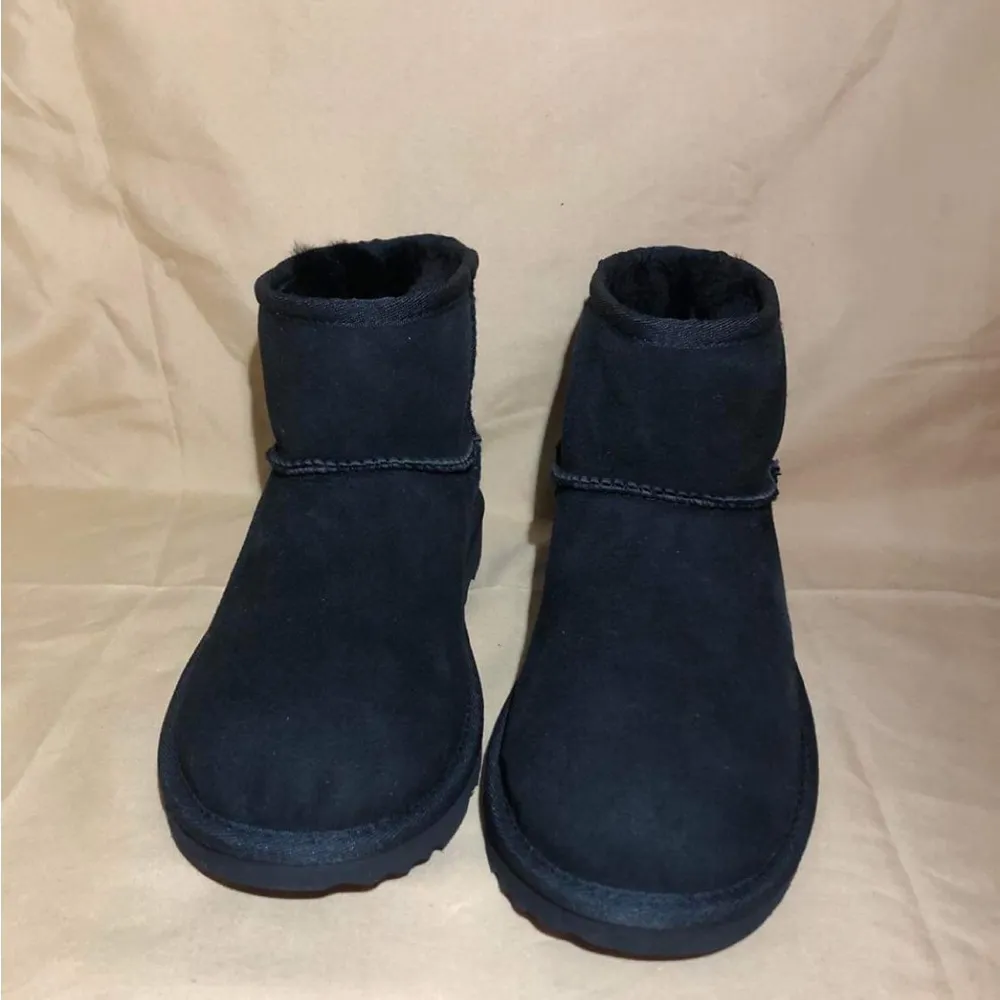 Ugg Classic Mini II Boots in Black - Image 6