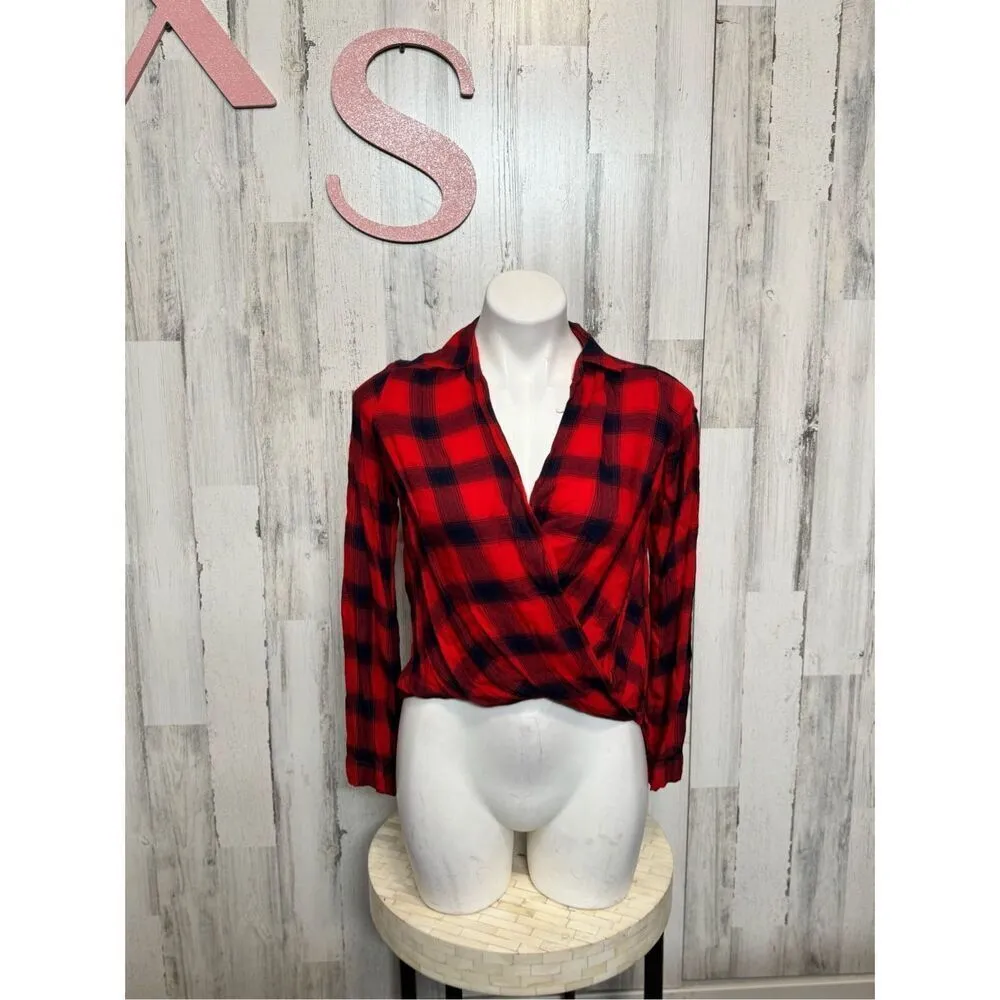 Hollister plaid blouse size XS - Image 4