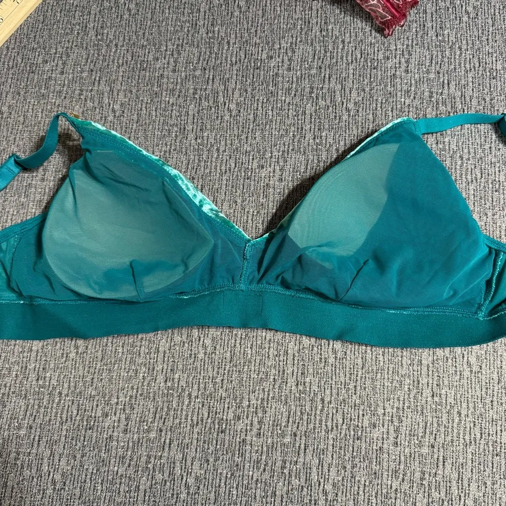 Victoria’s Secret Pink Women’s Green Bra - Image 7