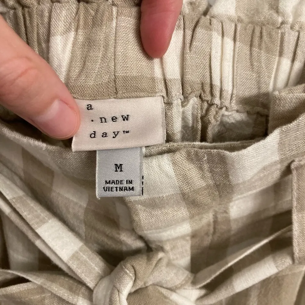 NWT A New Day Linen Blend High-Waisted Paperbag Shorts - Size M - Image 5