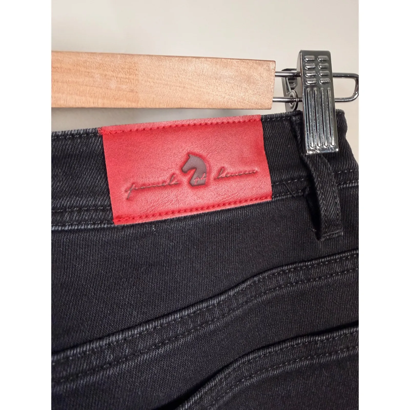 Pamela Henson Black Ankie F J12 Jeans Frayed Hem Made in‎ Italy AG Women's 2/4 - Image 4