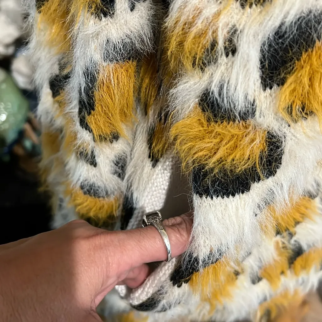 & Merci Fuzzy Cheetah Print Cardigan Sweater women’s size large - Image 8