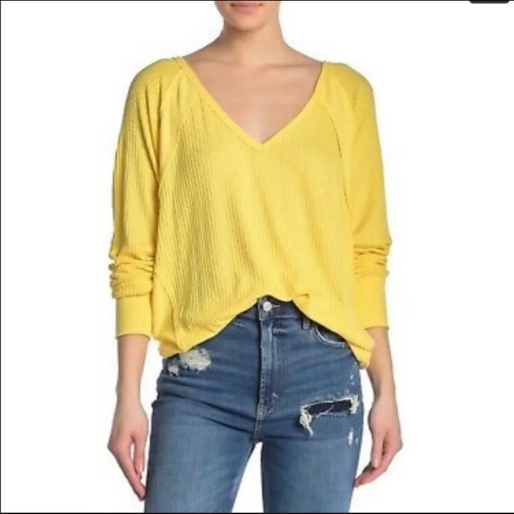 New Free People Santa Clara Yellow Thermal Long Sleeve Knit Top size Small - Image 4