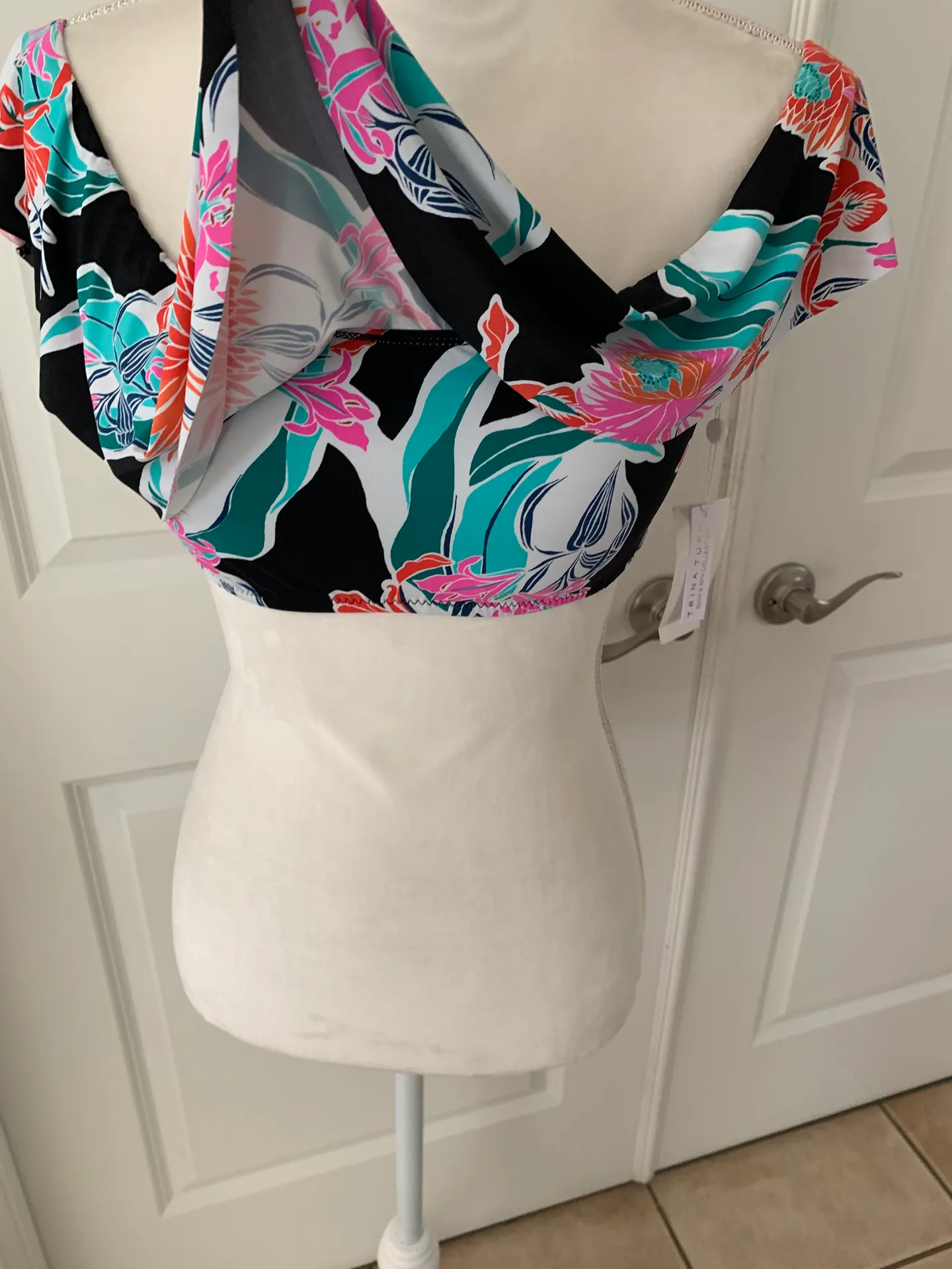 Womens Off The Shoulder Strapless Bikini Swim Top - Image 3